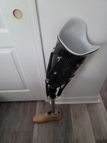 Prosthetic Leg, fitted with the LUCAS system